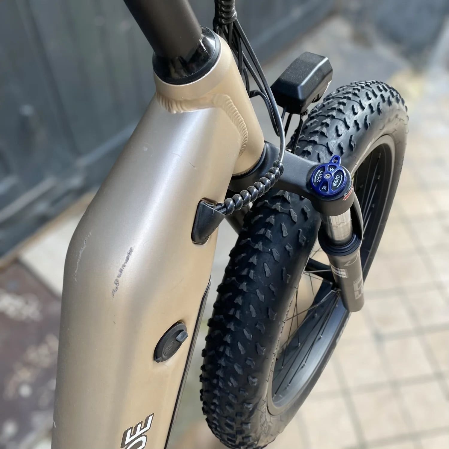Vélo VTT FATBIKE D'OCCASION AVEC CADRE OUVERT